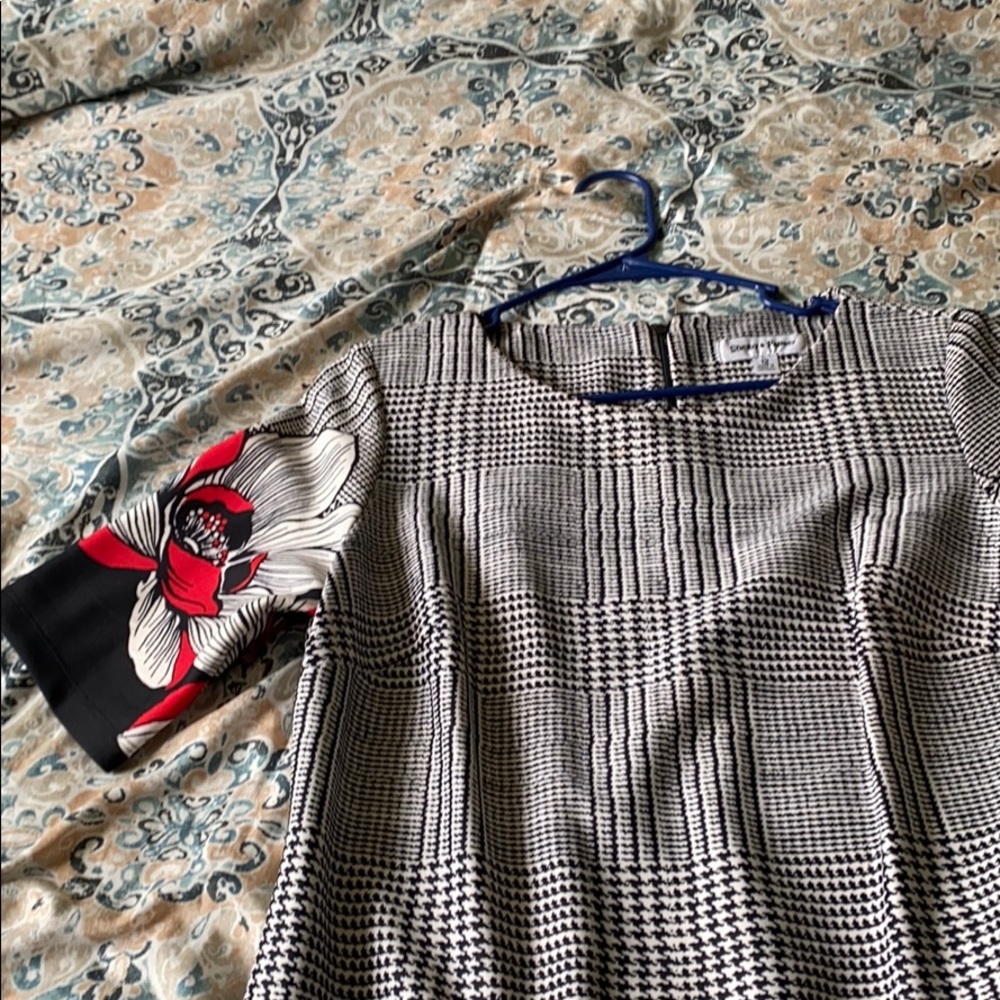 Dress - Picture 2 of 3